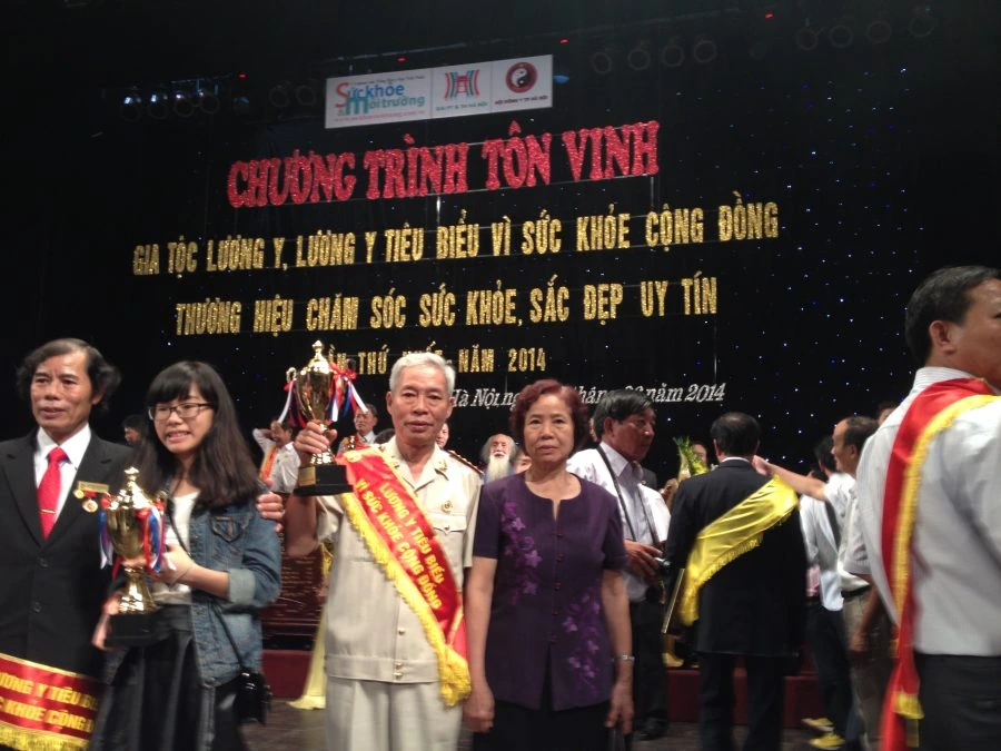 Chương trinh tôn vinh Lương y 2014